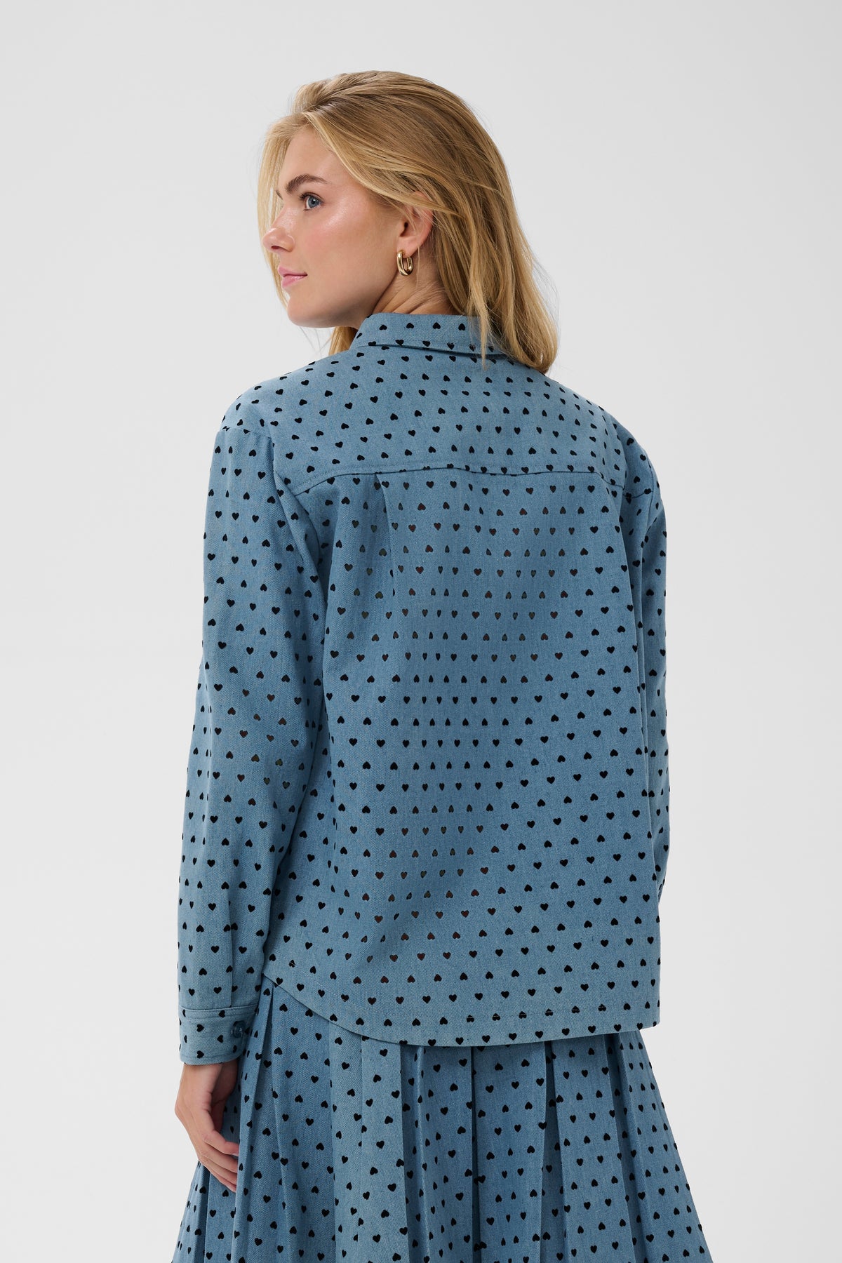 Pegina Shirt | Black Mini Hearts