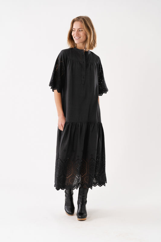 LOLLYS LAUNDRY Timor Dress | Black