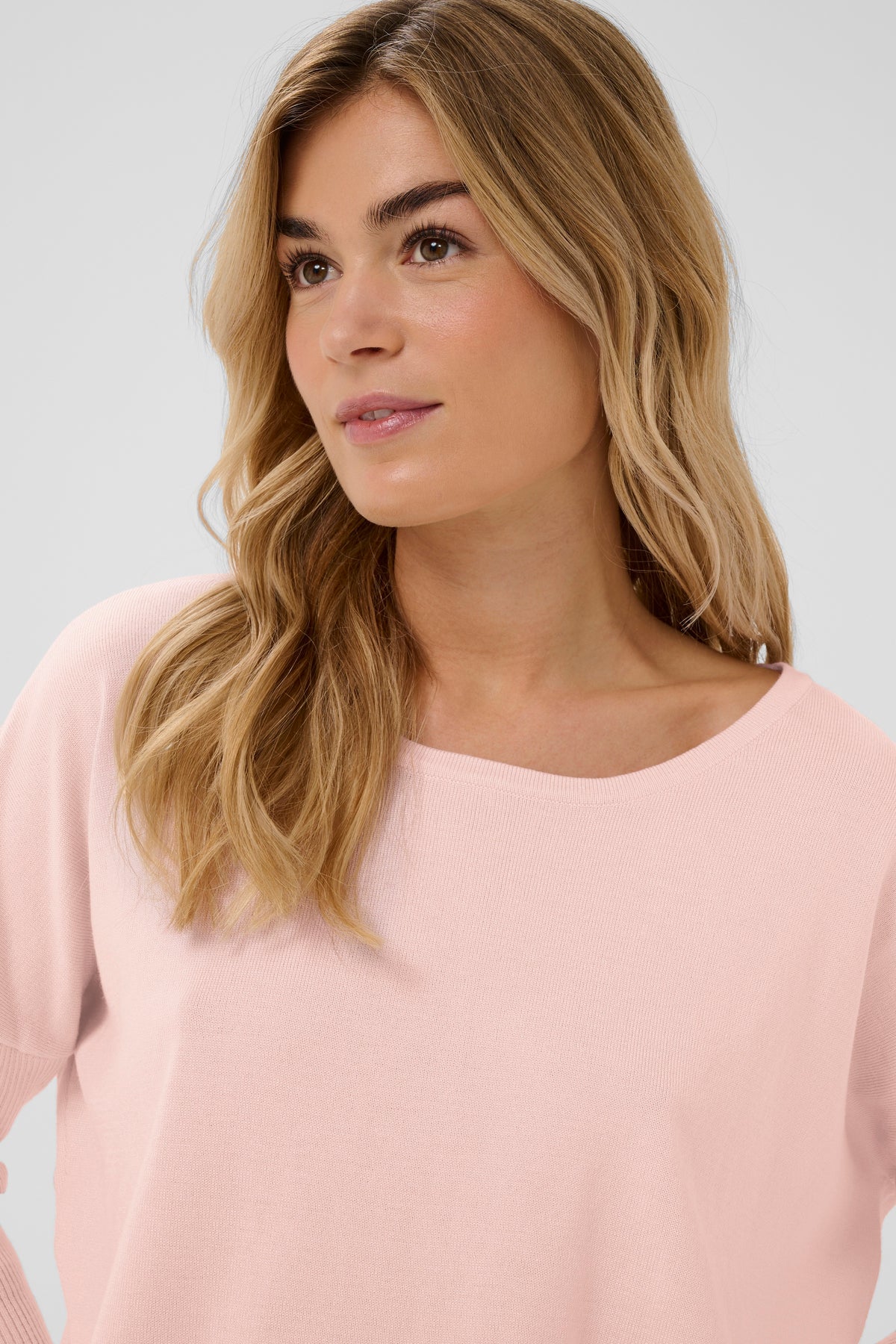 Mila Round Neck Pullover | Chalk Pink