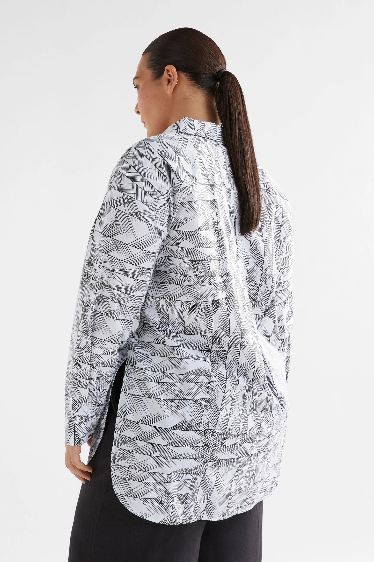 ELK Jagar Shirt | White Line Print