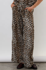 Load image into Gallery viewer, Lollys Laundry Rita Pants - Leopard Print
