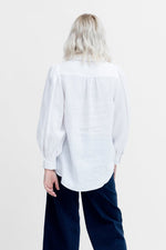 Load image into Gallery viewer, Elk Tia Linen Shirt - White
